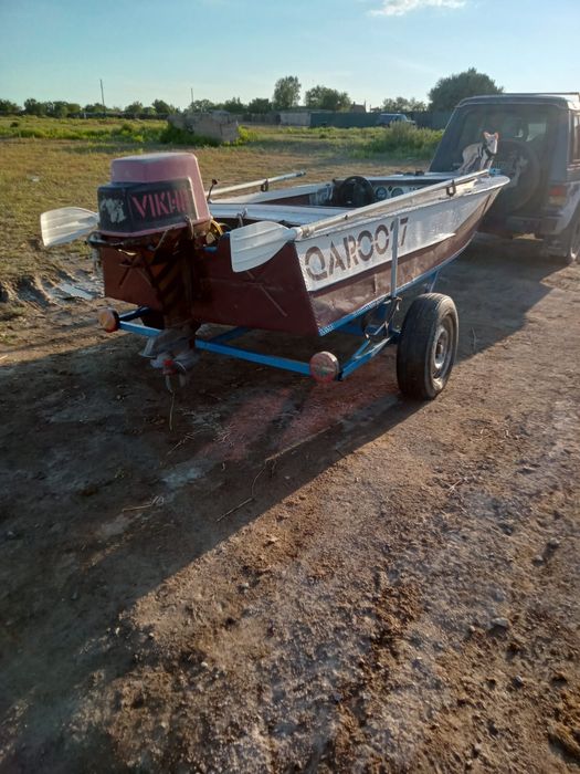 Продам лодку с мотором