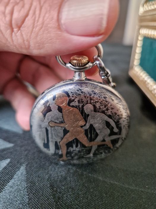 Прекрасен антикварен колекционерски швейцарски джобен часовник Longine