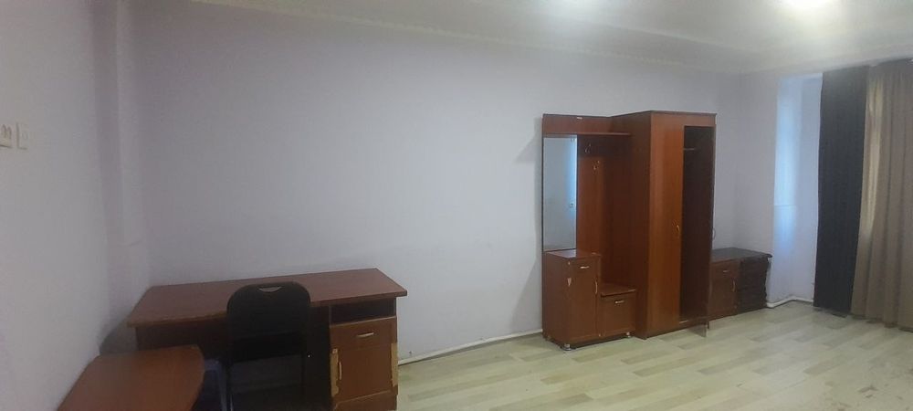 Сдаётся 1ком квартира в бывшем общежитие .Чиланзар 7квартал семье 200д