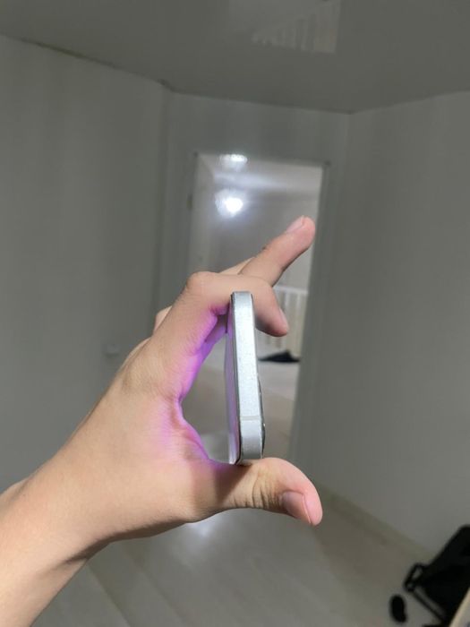 Продается Айфон 12мини 64гб с коробкой !