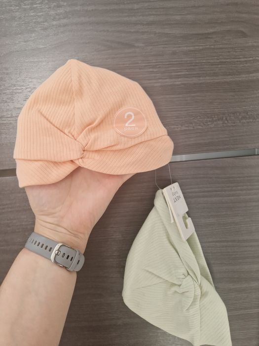 Set 2 caciulite Next, marimea 12-18. Fetiță. Nouă cu etichetă