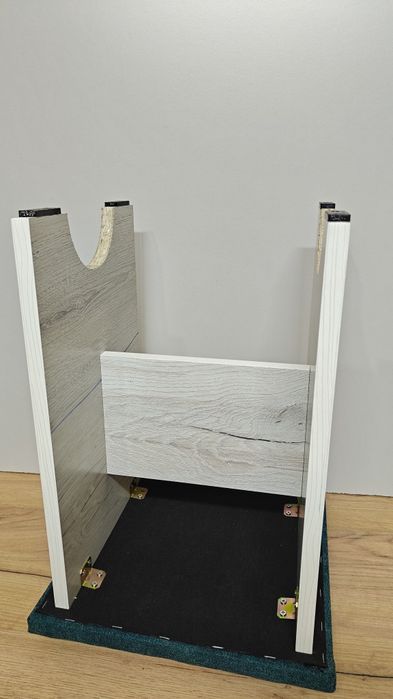 Стулья табуретки новые продам