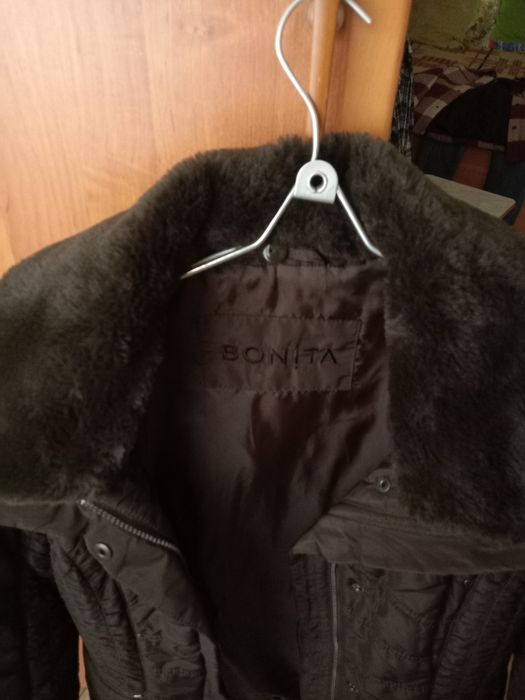 Продам женскую куртку
