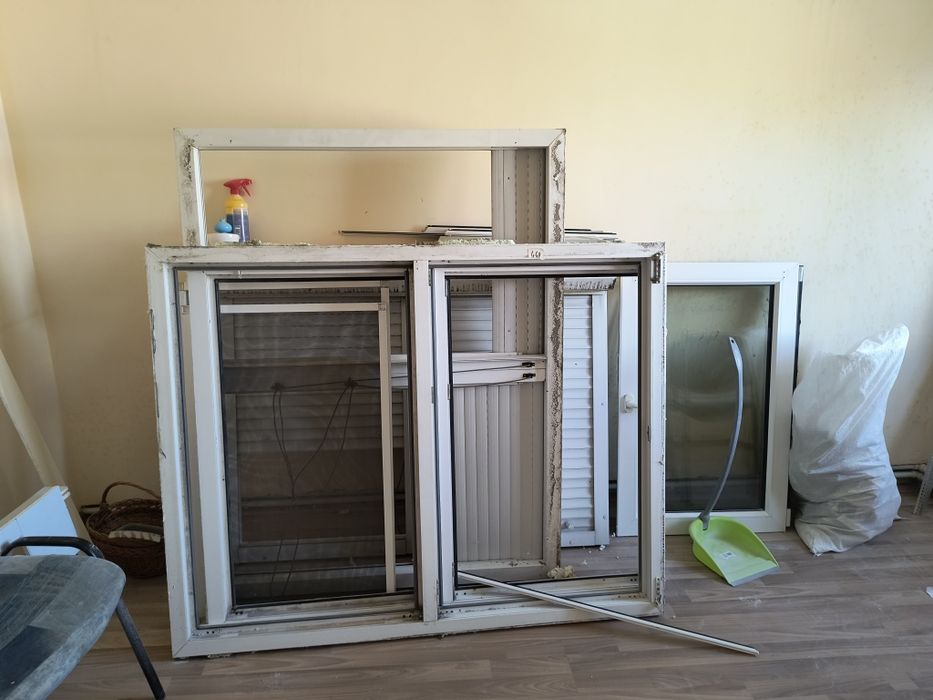 Vând geam termopan și oblon