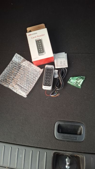 Продам считыватель карт Hikvision