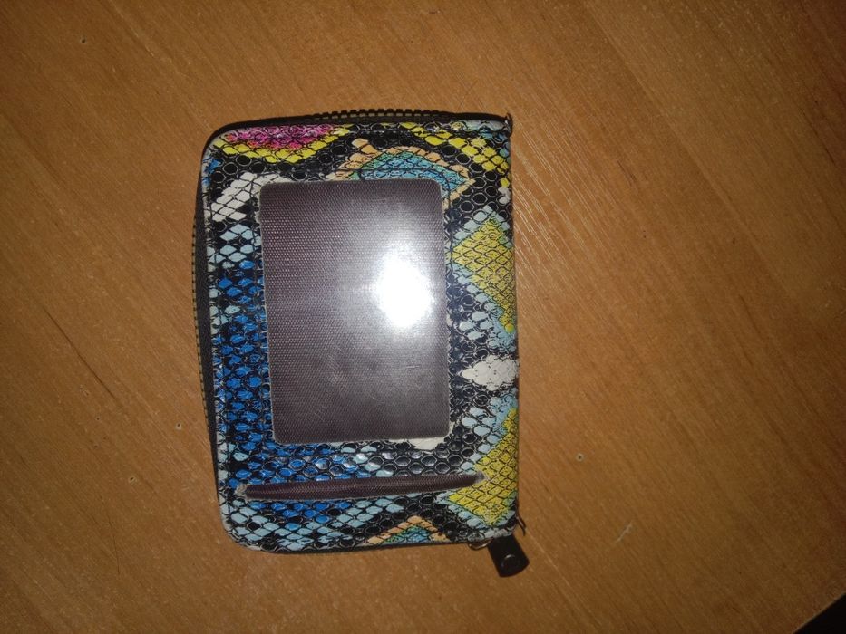 Кошелёк продаю срочно