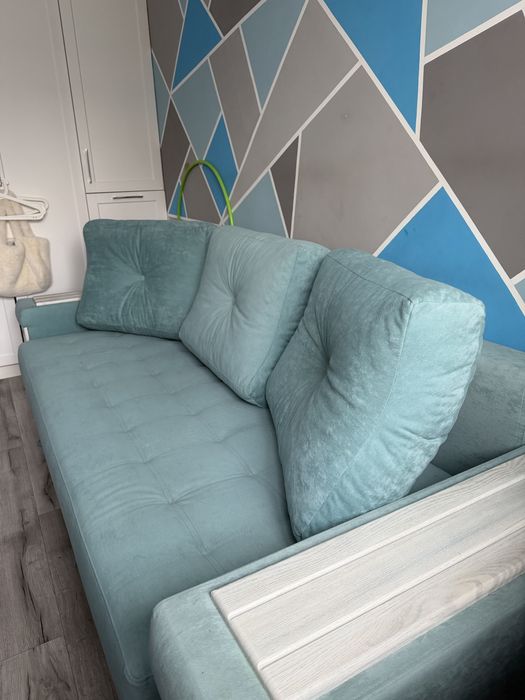 Продам Большой диван б.у