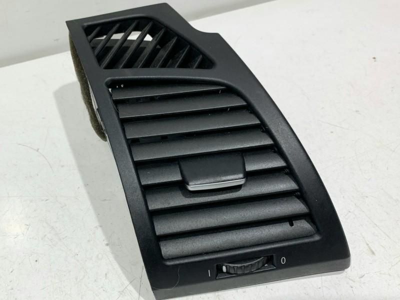 Grila ventilatie dreapta fata BMW Seria 1 LCI E81,E87 7059188 Hatchbac