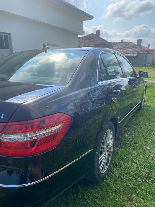 Mercedes e 220 автомобил дизел