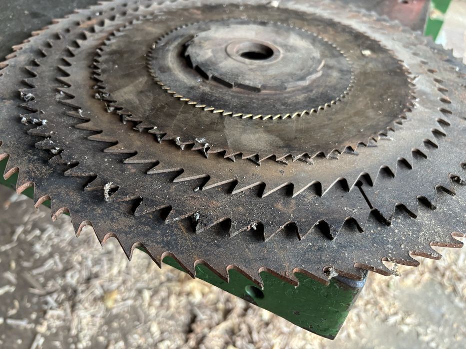 Циркулярни дискове за дърво,ножове за абрихт и чук 5кг.