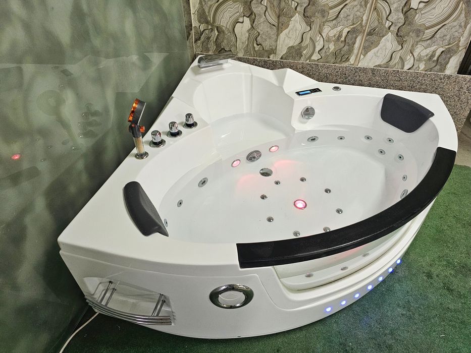 Хидромасажна Вана (Джакузи) с Подгрев до 45°  1.39х1.39