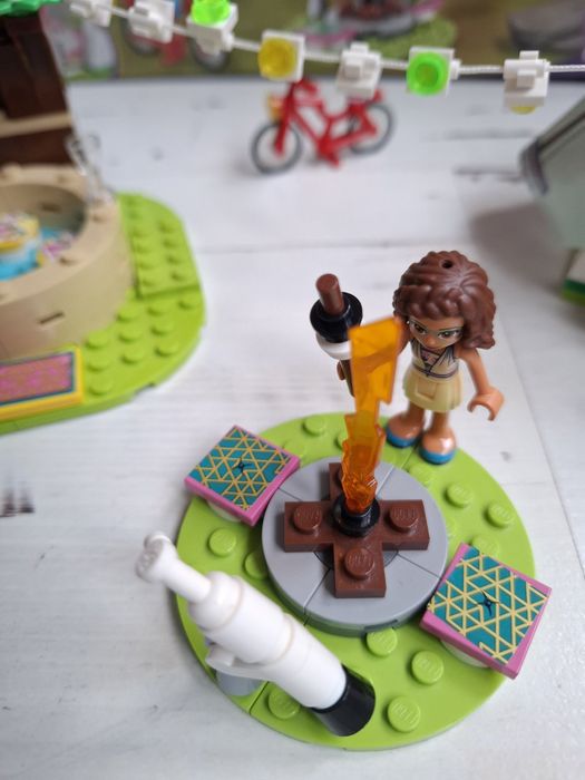 LEGO - Луксозен къмпинг сред природата