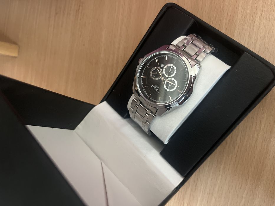 Продам часы новые мужской