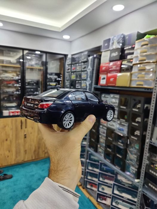 Kyosho BMW M5 E60 1:18