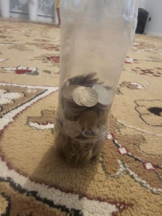 Коллекционные старые монеты и купюры