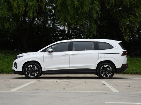 Автомобиль lux-klass. Выезд с водителем