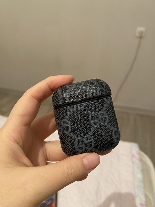 Отдам даром чехлы