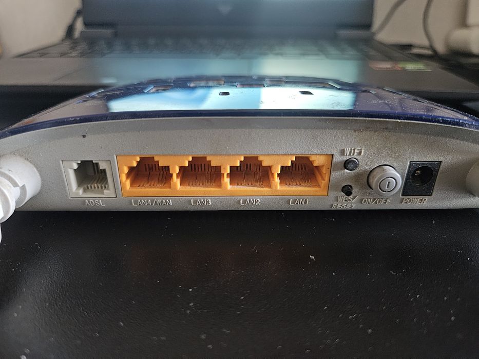 router TP-LINK  TD-W8960N