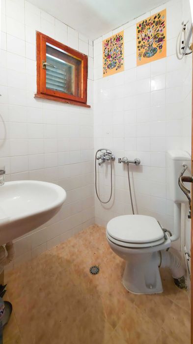 Продава се бутикова къща във вилната зона на с.Големо Бучино, Перник