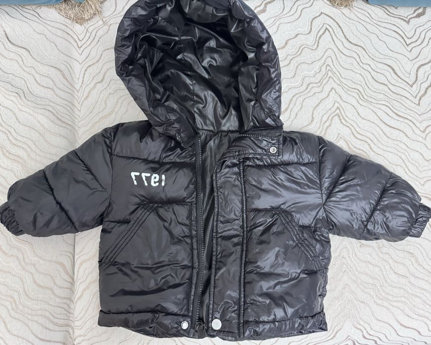 Продам куртку на мальчика ростовка 90 см