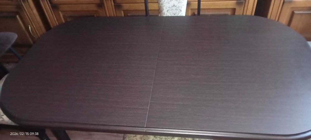 Продам обеденный стол со стульями