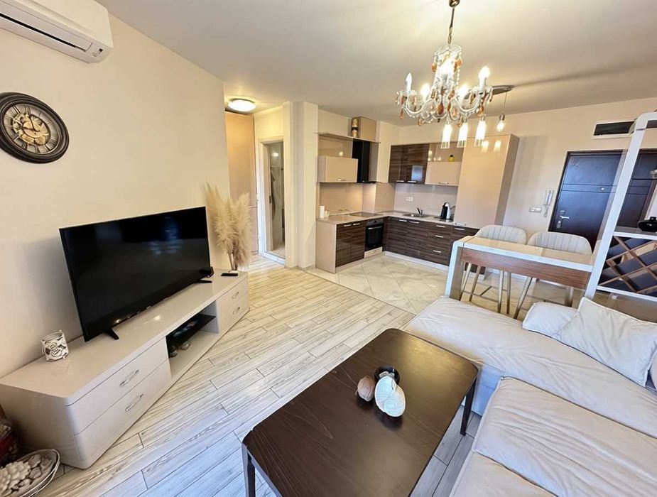 Частен апартамент в комплекс Артур - лукс, басейн и паркинг