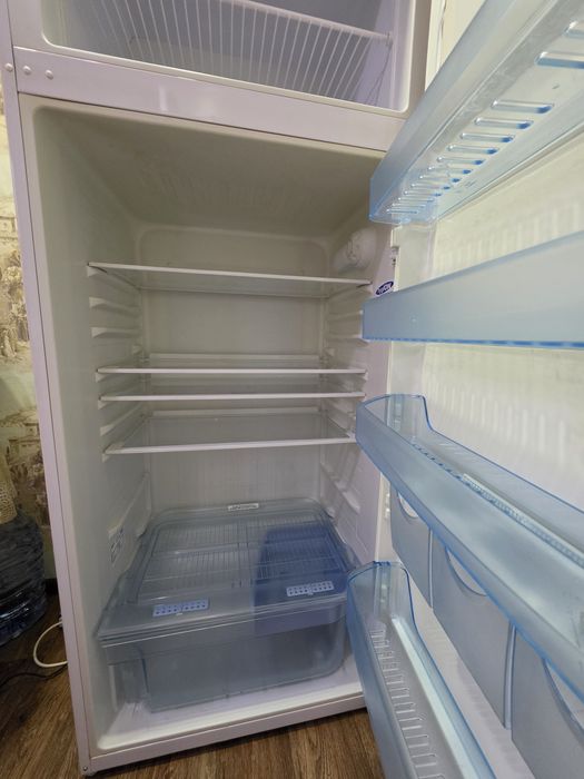 Двухкамерных холодильник  BEKO