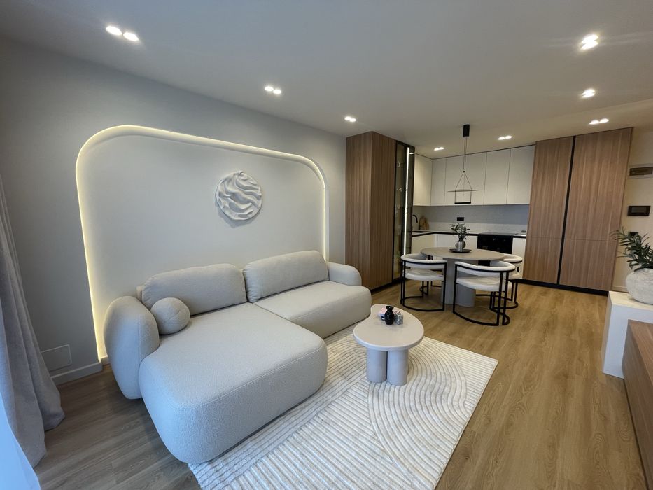 Proprietar. Vand apartament, finisat si mobilat, doua camere. Floresti