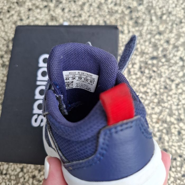 Детски маратонки  адидас.