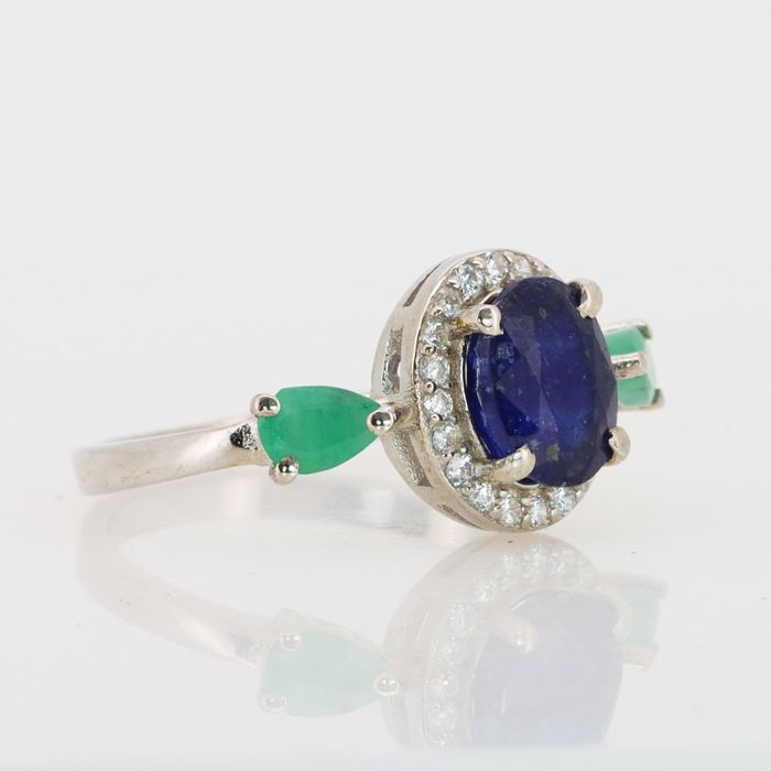 Сребърен пръстен с голям Сапфир Royal Blue и Изумруди със сертификат