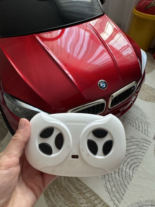 Продам машину на пульте управлении