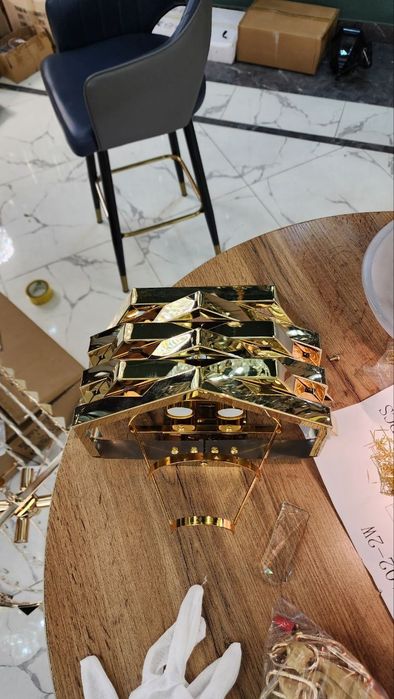 Bra gold devor uchun gold rangda temirli