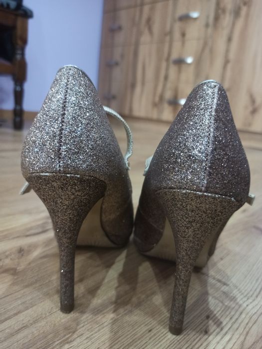 Официални обувки с блясък