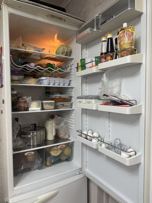 Холодильник двухкамерный