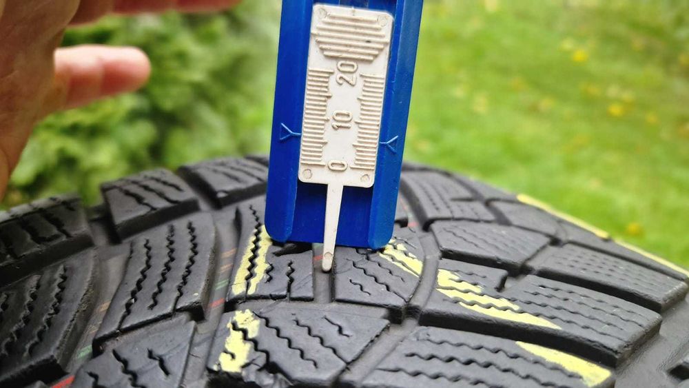 Anvelope iarna 235 60 R 17 Goodyear