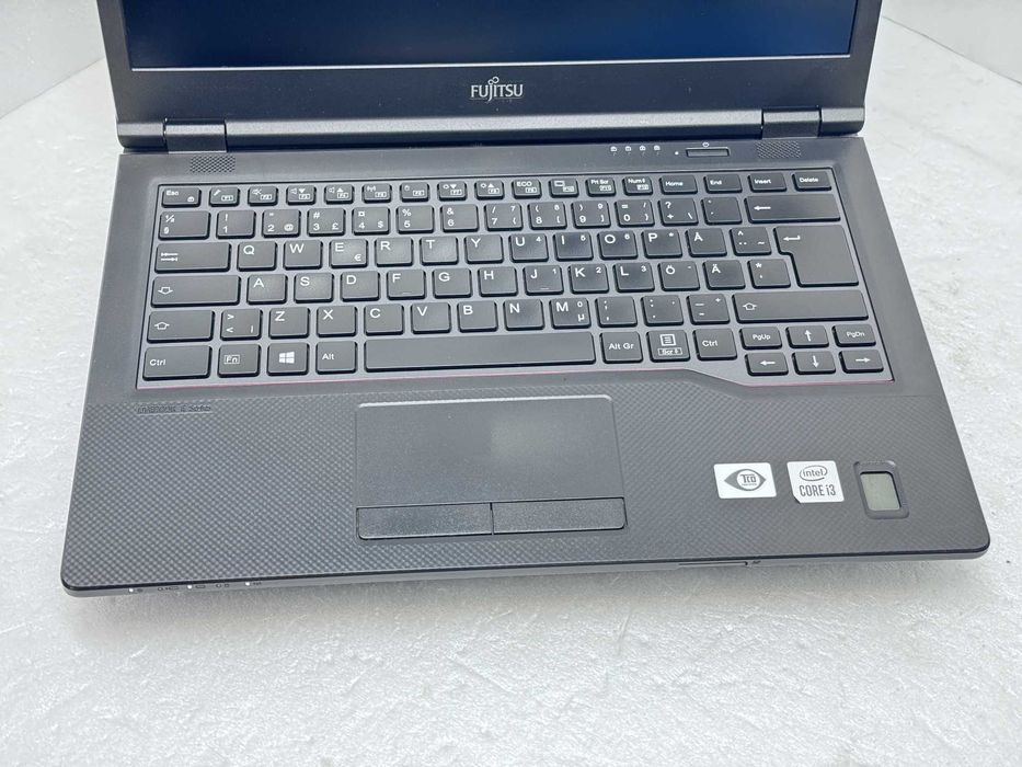 Реновиран лаптоп Fujitsu LIFEBOOK E5410 i3-10110U 16GB 260GB NVMe с гаранция