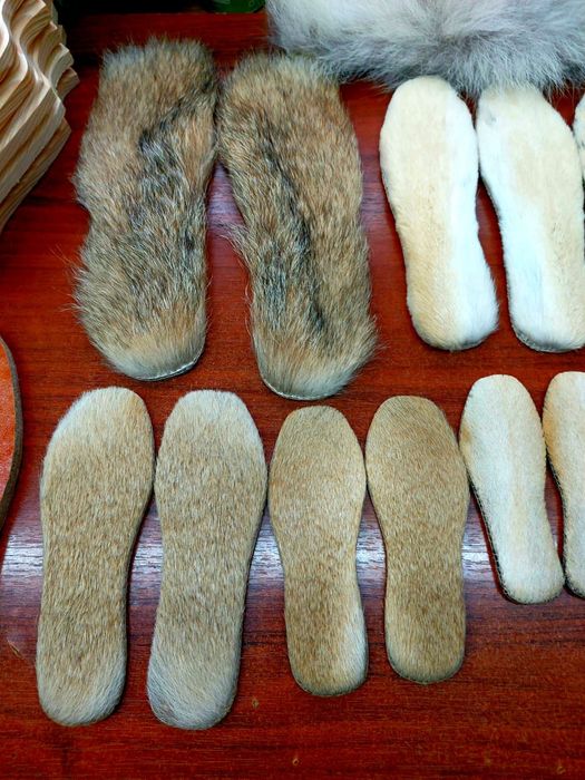 Стельки из натурального меха.