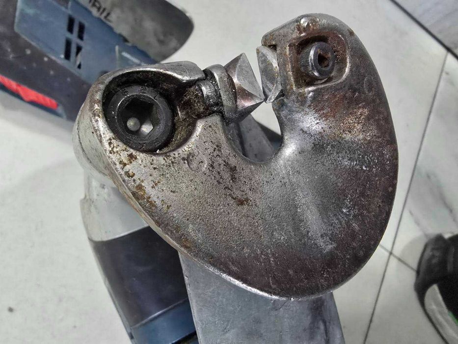 Акумулаторна ножица за ламарина BOSCH GSC 12V-13 / 2 броя