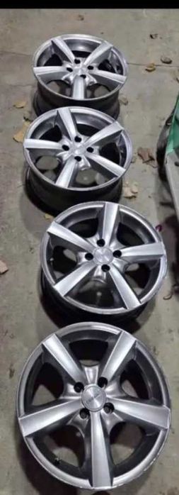 Лети джанти с гуми 16"4×100 7ж