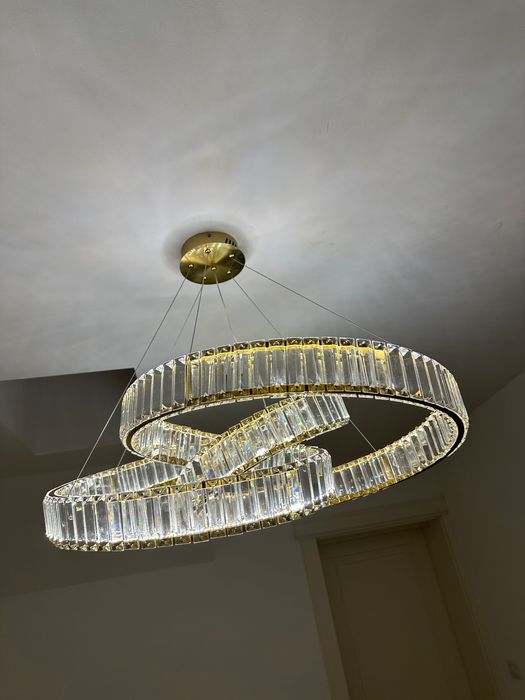 Candelabru cu 3 moduri de iluminat și reglare intensitate luminoasa