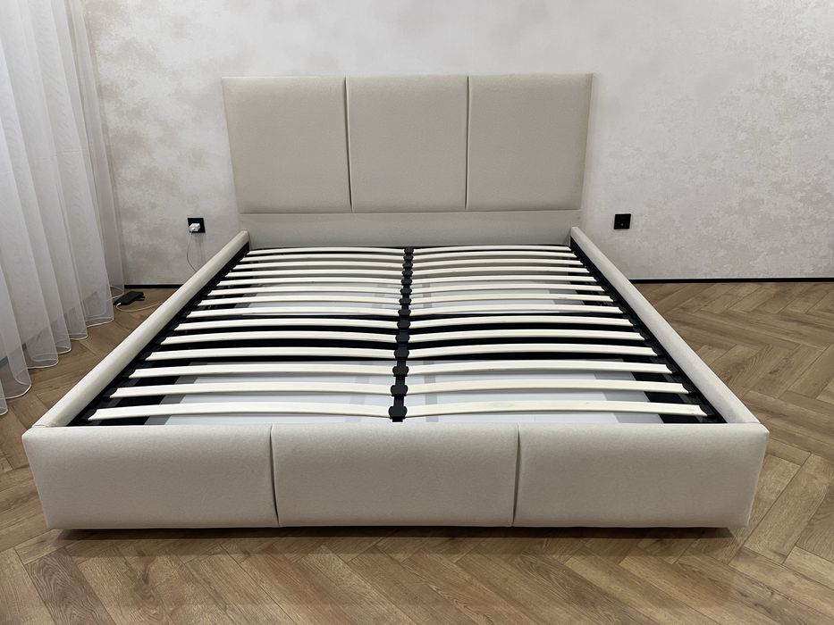 Продам двухспальную кровать