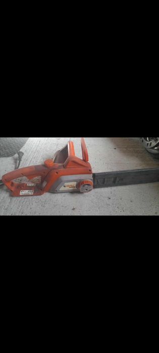 Vand următoarele scule