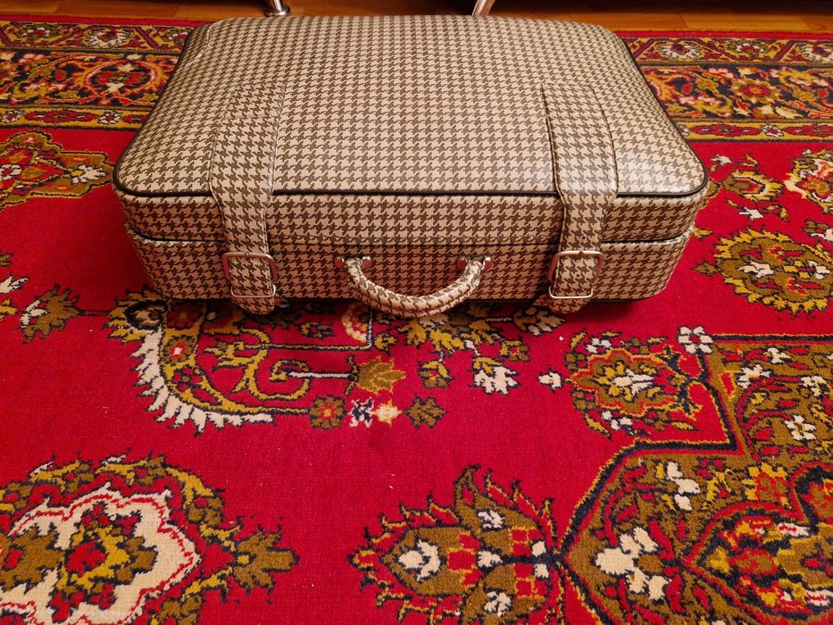 Чемоданы срочно в отличном состоянии