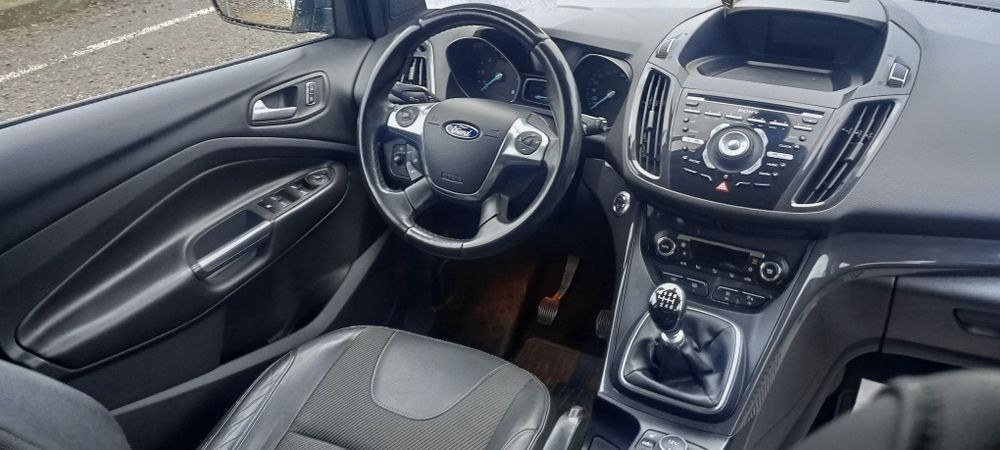 Ford Kuga 4x4 model Titanium Inm Ro 2026