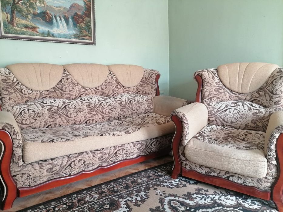 Диван в хорошем состоянии