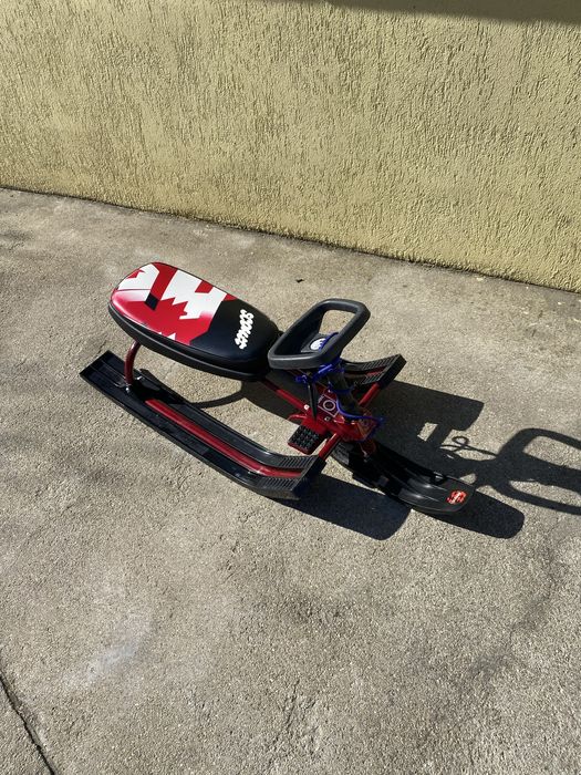 Шейна Чук и Гек Scoutt бяла и червена (сглобени)