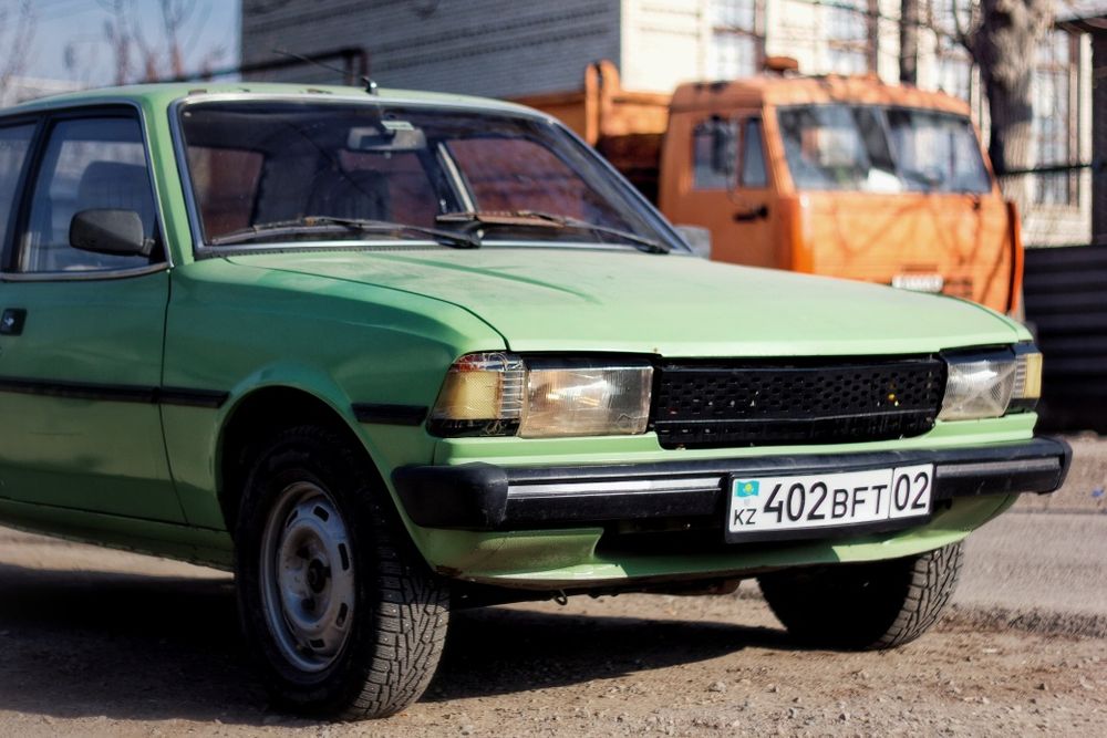 Peugeot 305 ретро