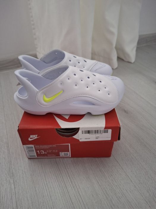 Чисто нови сабо Nike