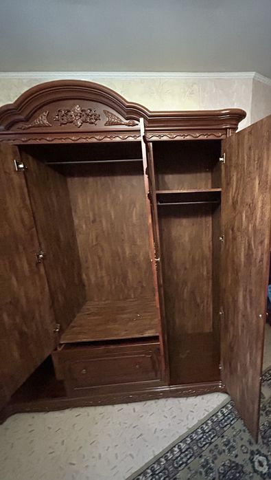 Продам шкаф деревяный лдсп