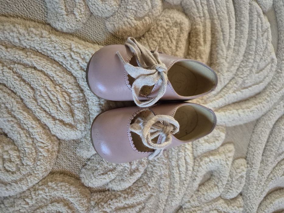 Pantofi din piele Lola Palacios mărimea 20 eleganți și comozi